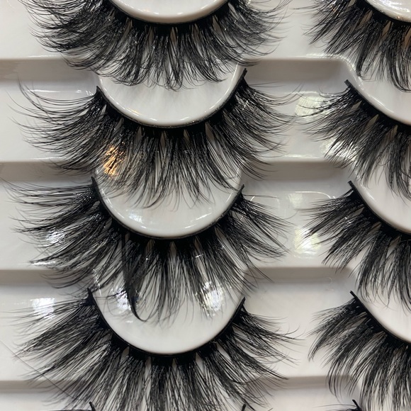 Eyelashes - Picture 1 of 3